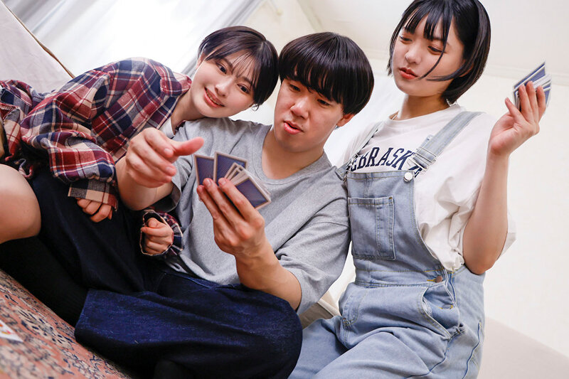 ボーイッシュ女子逆3P！男友達みたいな黒髪ショートの幼馴染から常に乳首責めとベロチューの同時攻撃でヤられまくった1泊2日。小松本果 虹村ゆみ サンプル 4