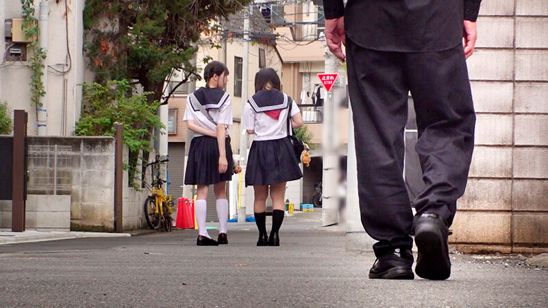 親友同士のちっちゃな2人をレズらせレ●プ調教 口とパイパンオマ○コの4つの穴をチ○ポが行ったり来たりして本物竿姉妹にするどちらも145cm W無毛 ゆなちゃん・ひなこちゃん サンプル 2