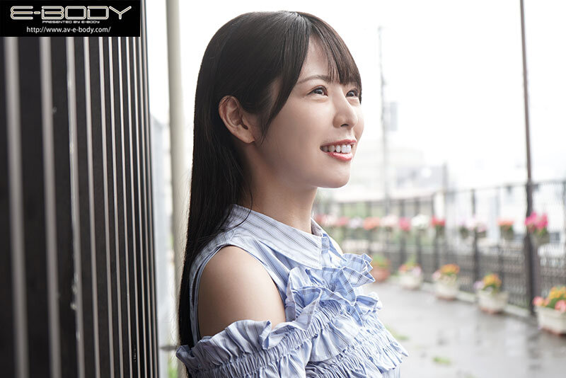 清楚売りのイメージを守るため誰ともSEXできなかった（元）地方局の女子大生お天気お姉さんが性欲崩壊してAV転身！ 極華奢巨乳の透明感ボディ 20歳 逢坂希穂 AVデビュー サンプル 2