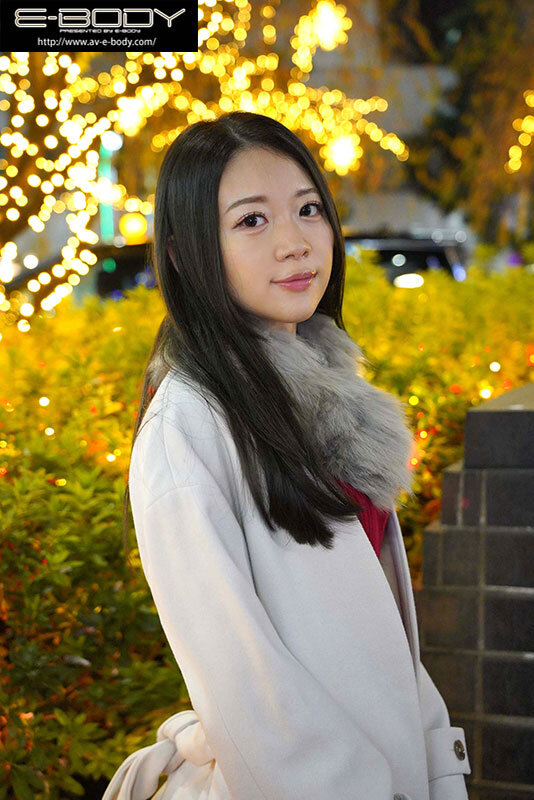 数多くの財界人が遊ぶ高級クラブのトップ嬢は脱いだら極細美ボディ、ドスケベ 超華奢55cm 美巨乳No.1ホステス AVデビュー 香住みなみ サンプル 2