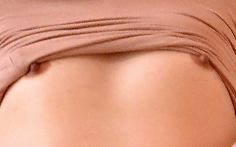 「こんなおばさんの乳首で興奮しちゃうの？」ノーブラの母は拒みつつも濡れていたので…4時間 サンプル 2