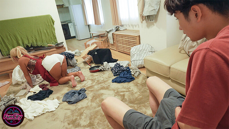 汚部屋住みの淫キャにも優しい日焼けギャルは… デカ尻で挑発してくるパート家政婦 蘭華 サンプル 3
