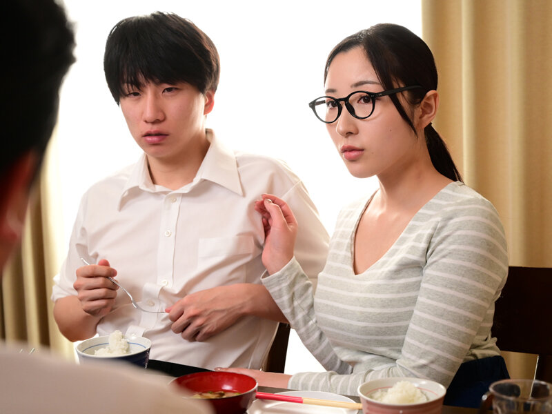 僕の巨乳ママは僕だけに過激サービスしてくれる家庭内おっパブ嬢になりました。北野未奈 サンプル 1