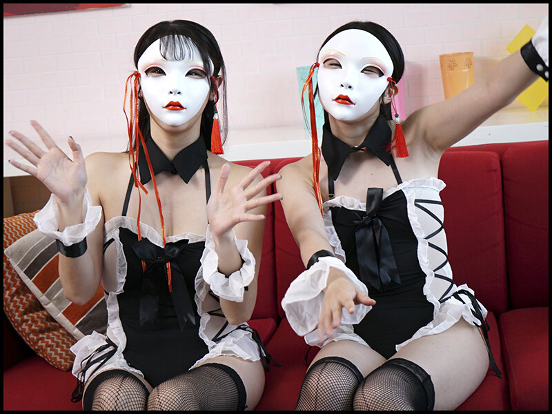 私たちは、イカれたファンから媚薬漬けにされてどっちにも入れ放題のアヘ顔姉妹オナホに成り下がりました…。 皆月ひかる/小野坂ゆいか サンプル 1