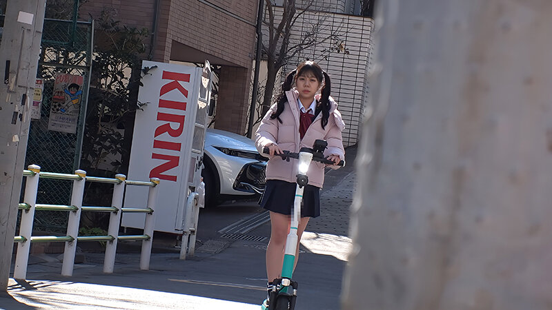 電動キックボードで帰宅する小生意気な巨乳女先輩 不登校デカチン童貞後輩に「ほらっ挿れてみな！」とあおったら逆にメスイキLOOPされたよぉぉ～ サンプル 1