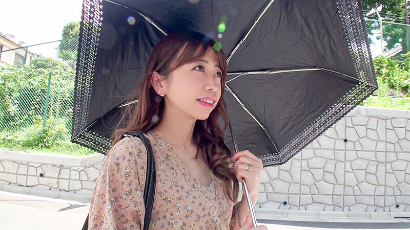 SNSでナンパした美人人妻が、旦那以外の身体に興奮してドエロい本性さらけ出しちゃいました！ 大浦真奈美 サンプル 1