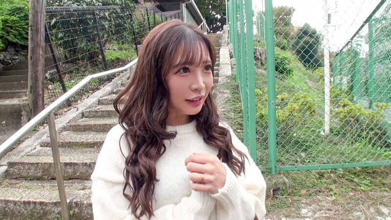SNSでナンパした美人人妻が、旦那以外の身体に興奮してドエロい本性さらけ出しちゃいました！ 小那海あや サンプル 1