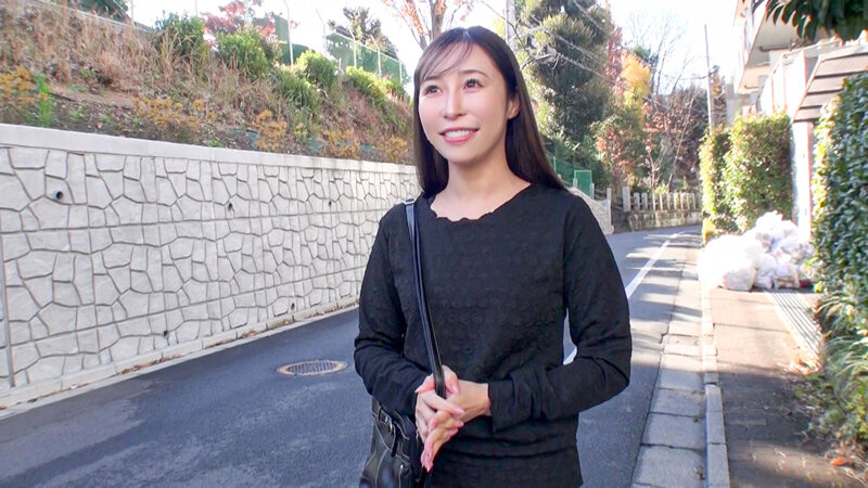 SNSでナンパした美人人妻が、旦那以外の身体に興奮してドエロい本性さらけ出しちゃいました！ 工藤ゆり サンプル 1