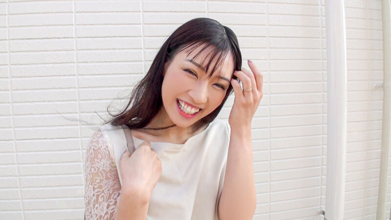 SNSでナンパした美人人妻が、旦那以外の身体に興奮してドエロい本性さらけ出しちゃいました！ 宮城りえ サンプル 1