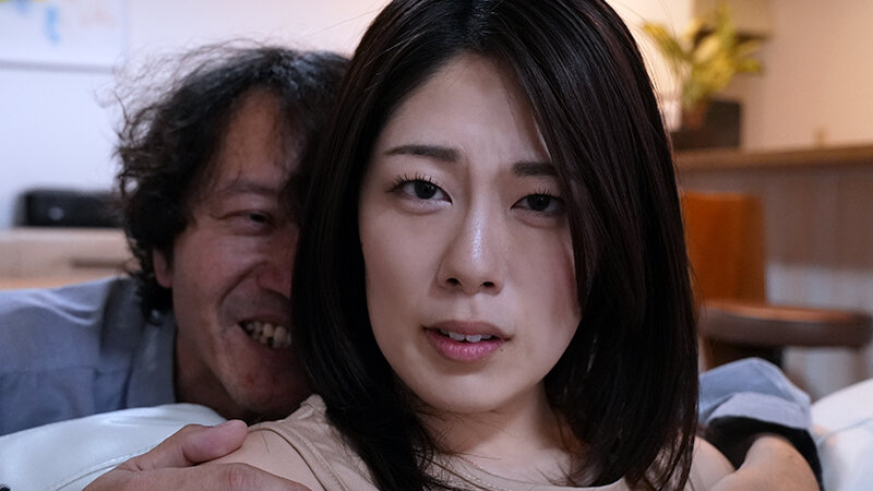 義父のデカチンにハマってしまった淫乱義娘。義父のためにスペシャルビデオを制作することに！言いなりの義理娘のマ〇コの中をデカチンでぐるぐるとかき混ぜながら、くっさい足を舐められ2回もイカされ…？！澄河美花 サンプル 2
