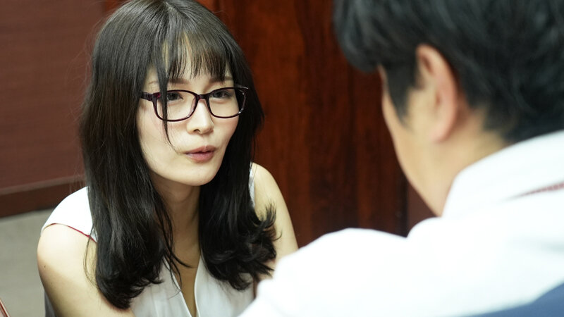 ナイスボディー OL義母のフェチオナニートラップ、若い息子のチンチンを永遠狙ってくる究極の淫乱妻。相沢 澪 サンプル 4