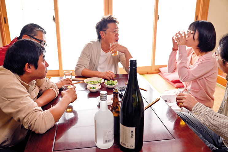 イヤでイヤで…無理矢理に夫の代わりに参加させられた町内会で…辱められ…玩具にされ…オヤジ達に身体中を汚され中出しされた 市川りく サンプル 3