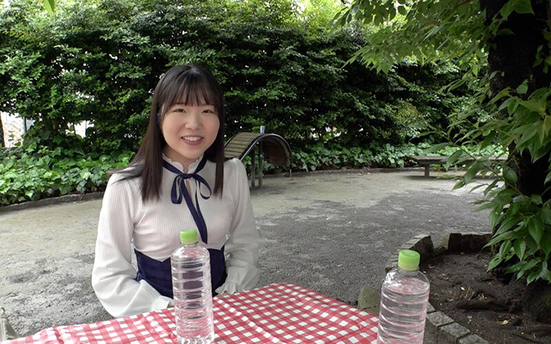 新B級素人初撮り 119「おとうさん、ゴメンなさい。」美鈴さん 24歳 カラオケ店ホールスタッフ 微美乳 小ちゃくて可愛いおっぱい好き 「感度は抜群ですよ！」「沢山責めて下さいね！！」つるつるマンちょで幼児体型（たまらんのよ）どM嬢 音羽美鈴 サンプル 1