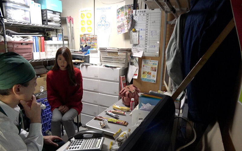 万引き スーパーの人妻たち ●破壊力抜群な超乳超尻妻 ●勝ち気だけどドMな敏感妻 ●敏感すぎるスレンダー無毛妻