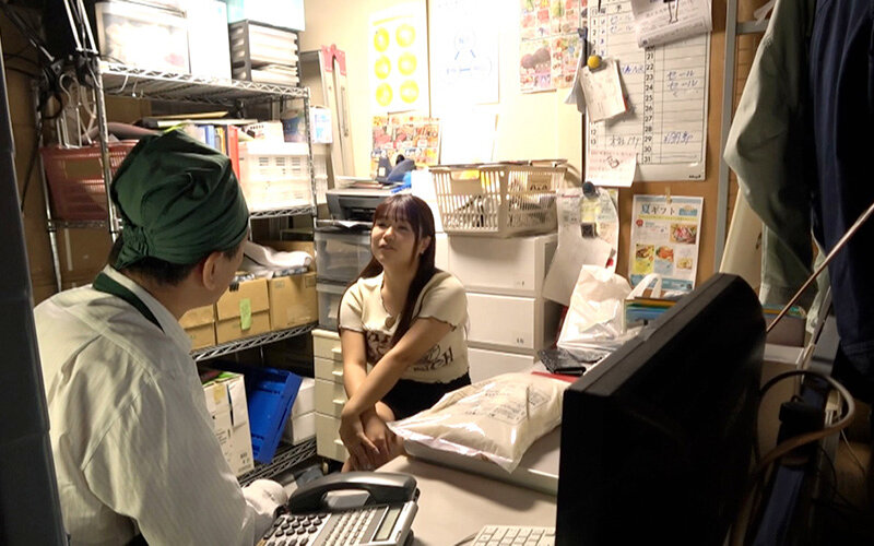 万引き スーパーの人妻たち ●でか尻でか乳ぷにょ妻 ●折●が必要クソ生意気妻 ●スレンダー爆裂張乳妻 サンプル 8