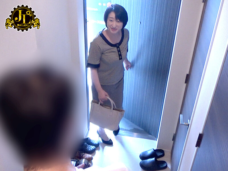 「おばさんレンタル」サービスリターンズ100 お願いすればこっそり中出しセックスまでさせてくれるエロくて優しいおばさんともっとすげーセックスがしたくなったのでおかわりしてみた サンプル 7