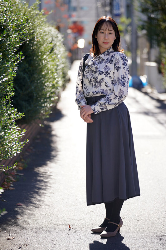 大量ぶっかけ志願 白く汚されたい変態素人妻 ゆかさん サンプル 1