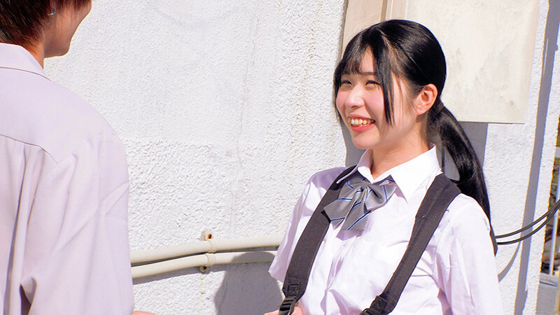素人女子○生が挑戦！初めてのじゅぼじゅぼノーハンドフェラで連続射精チャレンジ！30分間でお口だけで射精させるごとに賞金10万円！顔よりも大きなデカチンをお口いっぱい頬張りジュッボジュッボ！大量口内射精で精子ダダ漏らし！火照ったオマ○コにもデカチンねじ込み… サンプル 1
