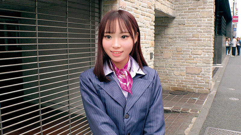 大手航空会社勤務の美人CA（キャビンアテンダント）が童貞チ○ポをノーハンドフェラ早漏改善！気品が溢れる一流のおもてなしフェラで暴発大量射精ごっくん→即フル勃起！元気すぎる童貞チ○ポを放っておけないCAはそのまま筆おろし中出しTAKE OFF サンプル 2