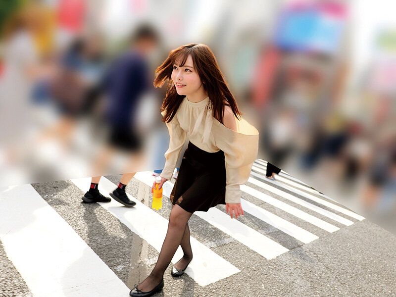 素人美少女とリモコンバイブお散歩11-黒パンストキャリアウーマン編-「もう我慢できません…//」人ごみの中、黒パンスト美脚ガクブル震わせイキまくってしまうOLたち！人生初の羞恥プレイでまさかのエロスイッチオン！車移動中も大胆カーオナニー！最後はホテルで… サンプル 2