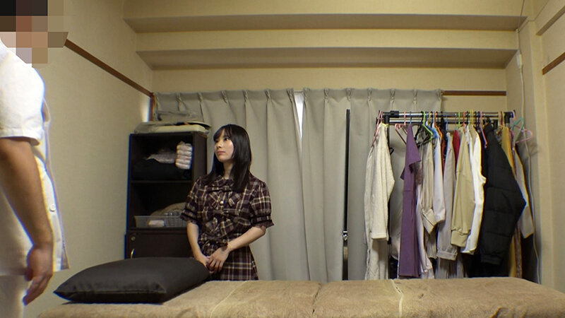 媚薬オイルマッサージ 痴●盗撮＆中出し素人娘VOL.63 超強力媚薬を配合したマッサージオイルを施術中に知らずに塗りこまれたオンナは、身体の火照りに驚き、チ〇ポを欲しがる自分に戸惑い、垂れ出したマン汁に恥ずかしがりながらも生ハメ中出しまで欲してしまう！ サンプル 3