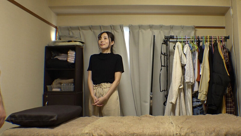 媚薬オイルマッサージ 痴●盗撮＆中出し素人娘VOL.63 超強力媚薬を配合したマッサージオイルを施術中に知らずに塗りこまれたオンナは、身体の火照りに驚き、チ〇ポを欲しがる自分に戸惑い、垂れ出したマン汁に恥ずかしがりながらも生ハメ中出しまで欲してしまう！
