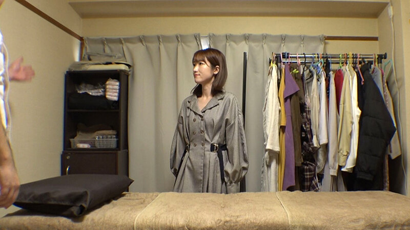媚薬オイルマッサージ 痴●盗撮＆中出し素人娘VOL.64 超強力媚薬を配合したマッサージオイルを施術中に知らずに塗りこまれたオンナは、身体の火照りに驚き、チ〇ポを欲しがる自分に戸惑い、垂れ出したマン汁に恥ずかしがりながらも生ハメ中出しまで欲してしまう！ サンプル 1