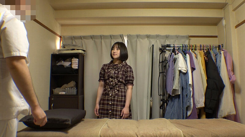 媚薬オイルマッサージ 痴●盗撮＆中出し素人娘VOL.66 超強力媚薬を配合したマッサージオイルを施術中に知らずに塗りこまれたオンナは、身体の火照りに驚き、チ〇ポを欲しがる自分に戸惑い、垂れ出したマン汁に恥ずかしがりながらも生ハメ中出しまで欲してしまう！ サンプル 12