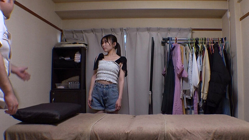 媚薬オイルマッサージ 痴●盗撮＆中出し素人娘VOL.71 超強力媚薬を配合したマッサージオイルを施術中に知らずに塗りこまれたオンナは、身体の火照りに驚き、チ〇ポを欲しがる自分に戸惑い、垂れ出したマン汁に恥ずかしがりながらも生ハメ中出しまで欲してしまう！ サンプル 7