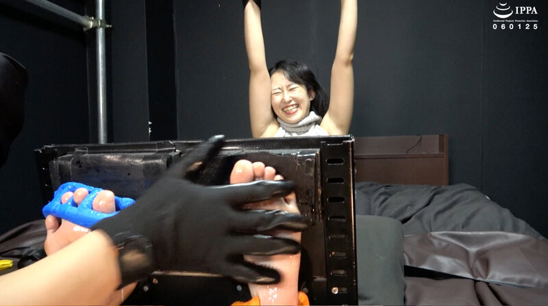 「足枷くすぐりで過去イチ反り返ってくすぐったがるほたるさん！」わかしラボ WAKA-065 海埜ほたる 3 サンプル 8