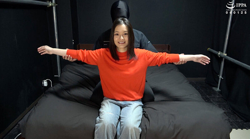 「くすぐり方にコツのいる笑顔が素敵な真冬ちゃんを私服くすぐりチェック！」わかしラボ WAKA-068 雪奈真冬 1 サンプル 2
