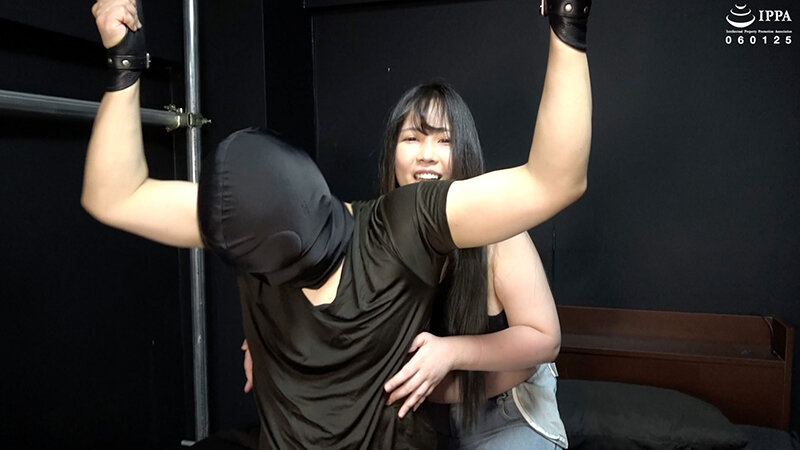 「【F/Mくすぐり】反撃のくすぐり責め！ 密着で容赦ない揉みくすぐり！」わかしラボ WAKA-070 玉木くるみ 4 サンプル 3