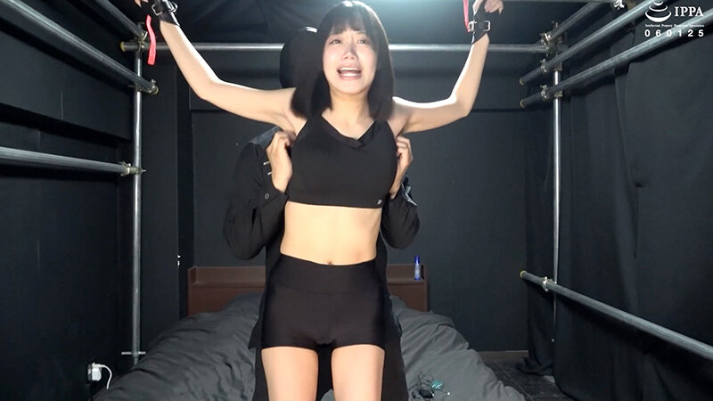 【くすぐり】「スポブラスパッツでバンザイ拘束！ 腋の下の超敏感化で笑いの向こう側へ！」WAKA-077琥珀やや 2 サンプル 3
