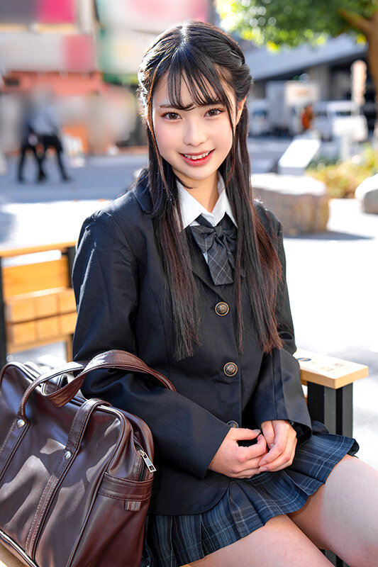 吹奏楽部と軽音部を兼任している超多忙ガール！！部活と部活の合間を縫って色んな男とSEXしまくるパワフル娘に大量中出し！！ サンプル 2