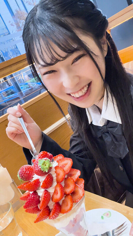 吹奏楽部と軽音部を兼任している超多忙ガール！！部活と部活の合間を縫って色んな男とSEXしまくるパワフル娘に大量中出し！！ サンプル 3