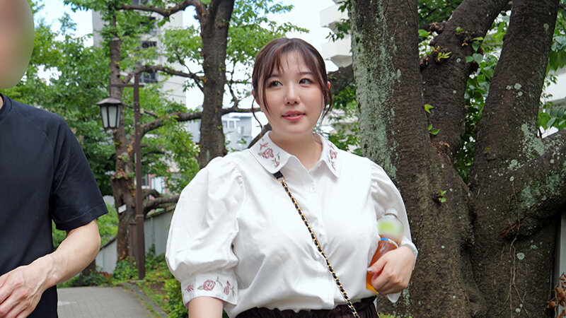 バスト100cmの爆乳女子を騙してウソのエステ体験！ヌルテカになったロケットおっぱいを揉みまくり中出しSEX！！ サンプル 3
