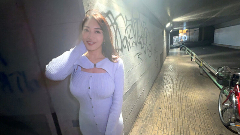 【有閑痴女マダム】巨乳デカ尻肉アラフォー美人妻。年下DDを自宅に連れ込み即ハメ中出し懇願浮気ハメ撮り【性欲強すぎ】 サンプル 2