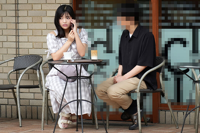 【中出しNTR】元気系地下アイドル デート中に変態おぢに呼び出され即ハメ変態コスでバチボコ種付け サンプル 2