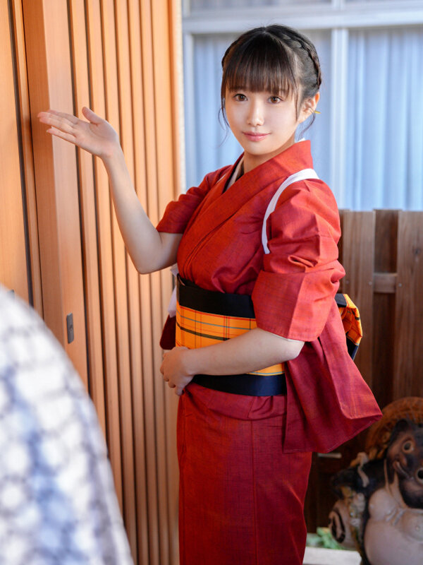 新人女将修業を目前にした老舗温泉旅館の現役●生お嬢様 学生最後の思い出に最高のSEXを体験したくて決意の応募 生ハメ中出しAVデビュー 橘紅葉 サンプル 2