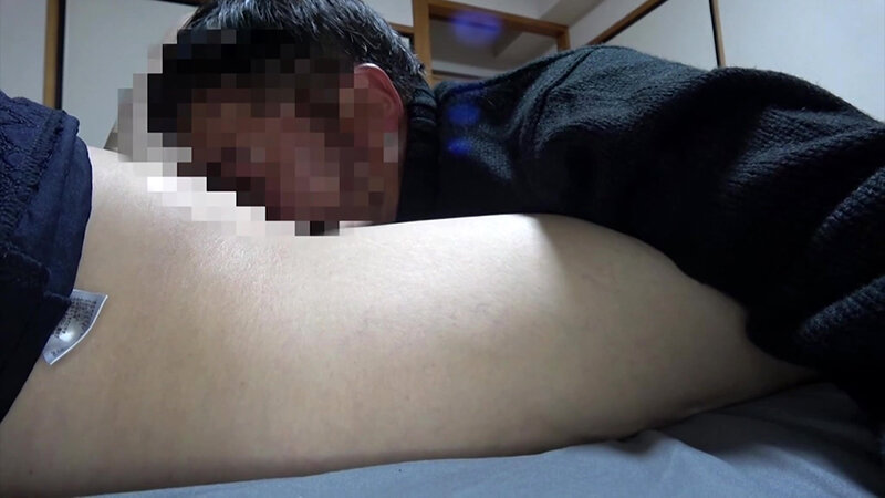 【パイパン助平妻ハメ撮り】人妻であろう女性を連れ込んだらチョビ毛パイパンだった ゆかりさん（48歳） サンプル 8