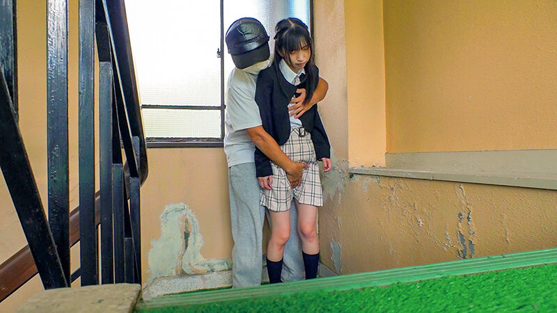 色白で大人しい姪っ子たちとイタズラ温泉旅行 サンプル 9