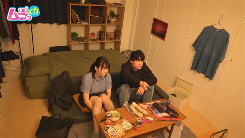 ニンゲン観察 一緒にAV観たらノリ良いおもろ系女子も即メス化！？AV会社勤務の男友達に唆され、卑猥なオモチャと勃起チ〇ポに我慢できずゴムもないのに生ハメSEX サンプル 4
