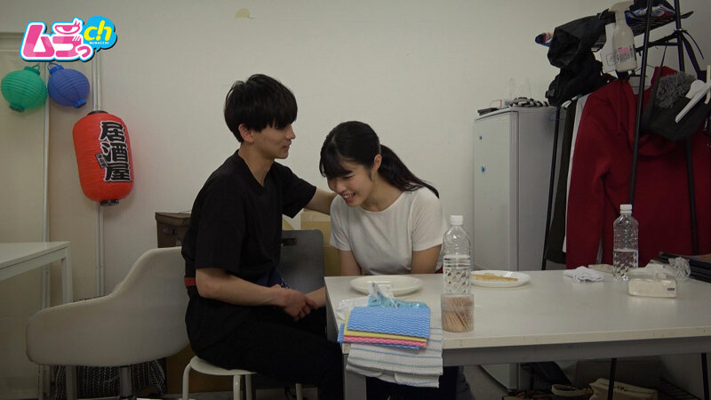 カップル部屋REC 最近ご無沙汰してた大好きな彼氏と休憩時間が被ったら…誰か来るかもしれないのにお股びしょ濡れにして我慢できずにバイト先でヤっちゃうむっつりスケベ女子大生 サンプル 4
