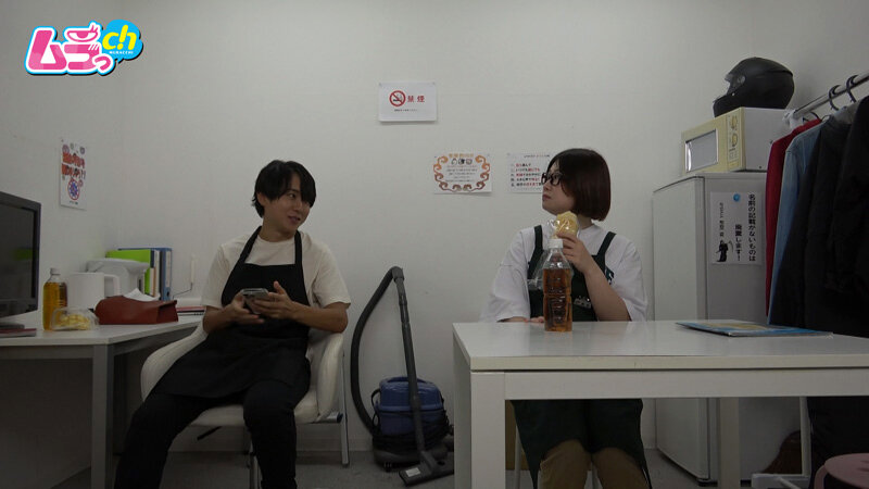 ニンゲン観察 バイト先のイケメンに裏垢バレ！恥ずかし～い露出写真をネタに強請られ、チ〇ポ食いしめる淫乱ドシャ濡れドアップマ〇コを撮影された性処理ペット奥さん サンプル 2