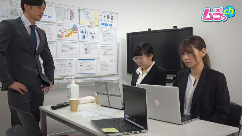 ニンゲン観察 業務中も喧嘩を引きずり不機嫌な彼女に普段はクールな上司彼氏がブチキレ豹変！会議室で執着わからせマーキング中出しSEX サンプル 1
