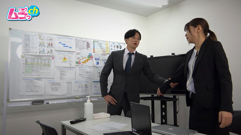 ニンゲン観察 業務中も喧嘩を引きずり不機嫌な彼女に普段はクールな上司彼氏がブチキレ豹変！会議室で執着わからせマーキング中出しSEX サンプル 2