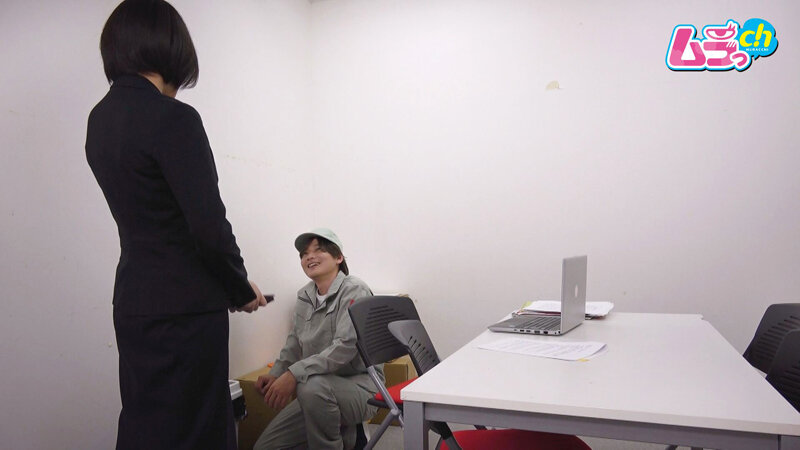 ニンゲン観察 清掃員は見た！！こっそり会議室でひとり遠隔バイブでオナニーするド変態OLはアクシデントチ●ポを夢見ていたに違いないのでお望み通り無理矢理ブチ込んであげました。 サンプル 4