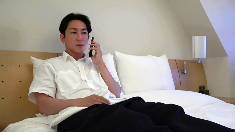 デリヘル呼んだらまさかの同僚！普段は真面目な男女塾講師がホテルでまさかの遭遇！お互い真面目過ぎてキャンセルするかしないかの検討も90分は無駄にせず！サービス開始！知ってる人だからって最後はまさかの展開に… サンプル 2