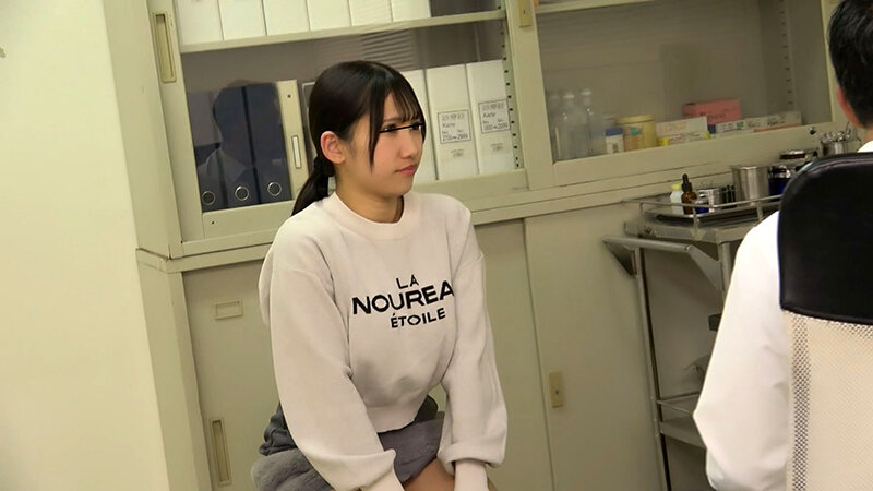 【婦人科悪徳医による内診台盗撮！！】～全裸で内診台へ、触診と言われるがままに股を開き先生の指が！デンマが！ついには！陰茎が！？～ サンプル 7