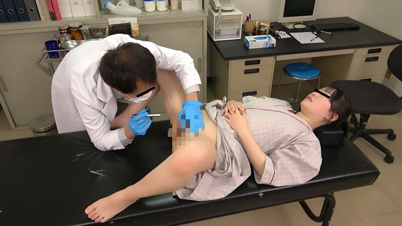 都内某有名産婦人科 診察行為の実態！！媚○で膣内を掻き乱す奸悪医師の種付け流出映像 サンプル 10